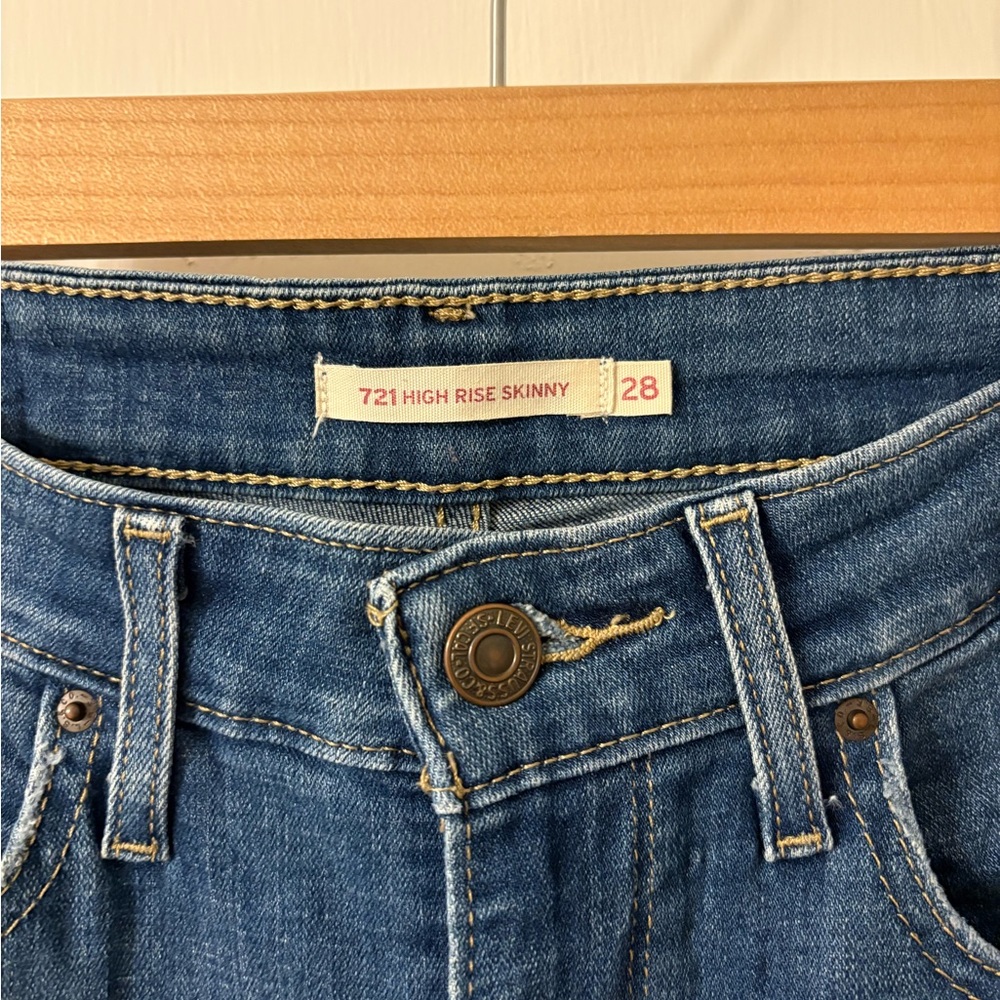 LEVI'S 721 HIGH WAISTED SKINNY STRETCH JEANS distressed